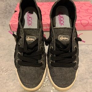 Sugar mesh trimmed memory foam sneaker